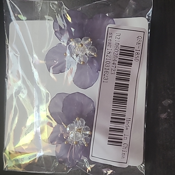 Flower Earrings - Picture 6 of 7